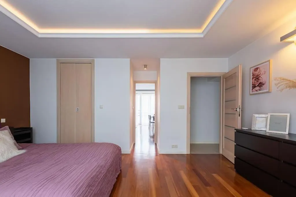Great 2 Bdr Apartment, Prestigious Location In The Center Of Warsaw. Apartman