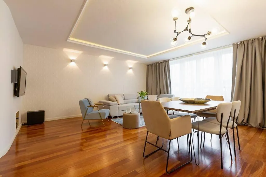 Great 2 Bdr Apartment, Prestigious Location In The Center Of Warsaw.