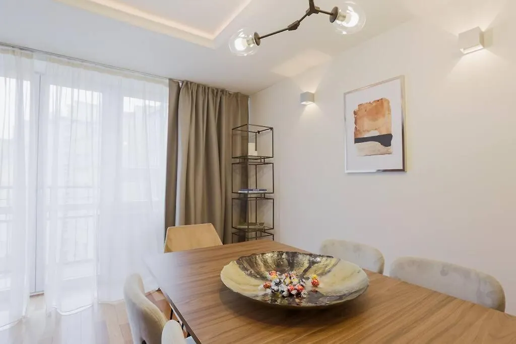 Apartman Great 2 Bdr Apartment, Prestigious Location In The Center Of Warsaw.